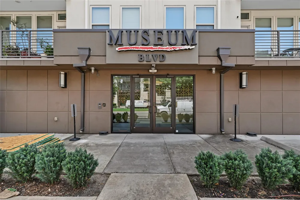 4819 Caroline Street #111 Houston, TX 77004