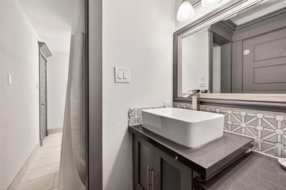 3684 Ocee Street Houston, TX 77063