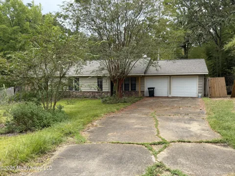 611 E Pine Needle Court