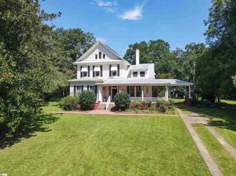 695 Main Street