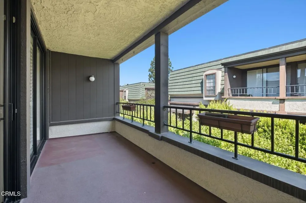 885 S Orange Grove Boulevard #20 Pasadena, CA 91105