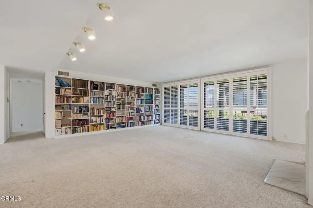 885 S Orange Grove Boulevard #20 Pasadena, CA 91105