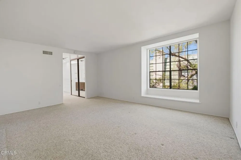 885 S Orange Grove Boulevard #20 Pasadena, CA 91105