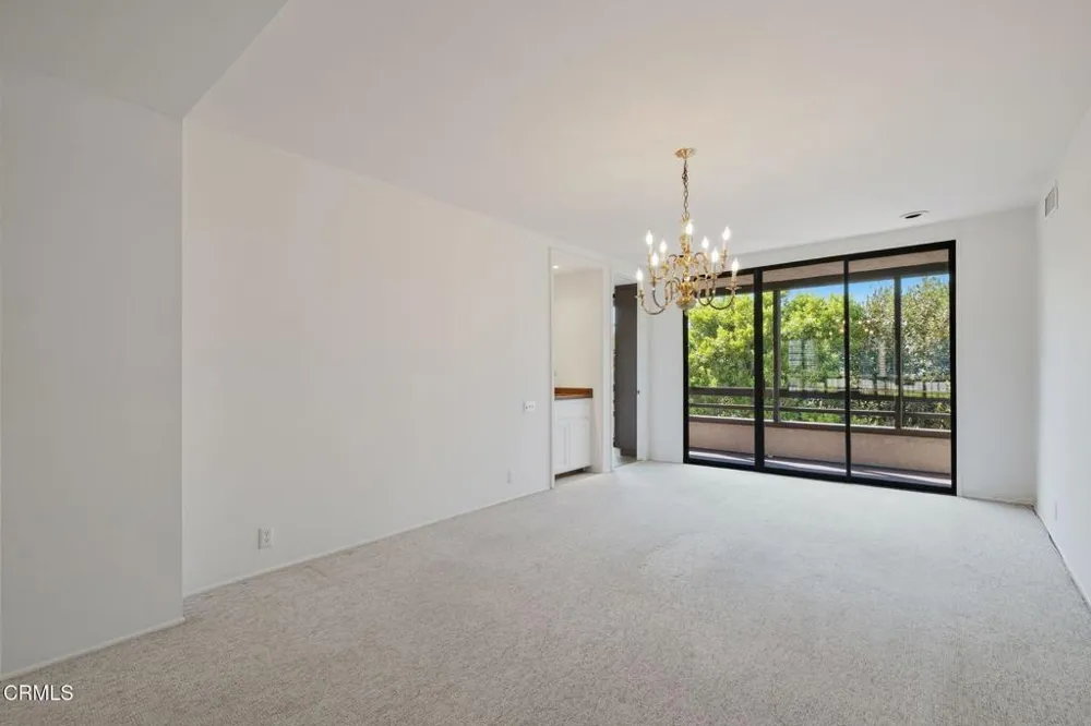 885 S Orange Grove Boulevard #20 Pasadena, CA 91105