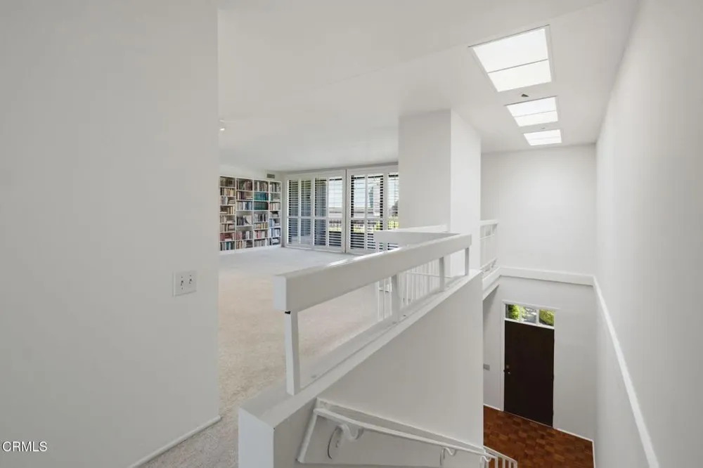 885 S Orange Grove Boulevard #20 Pasadena, CA 91105