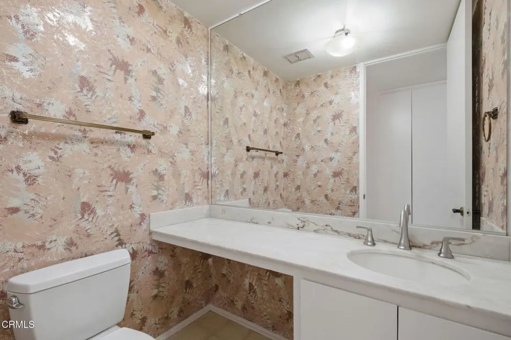 885 S Orange Grove Boulevard #20 Pasadena, CA 91105
