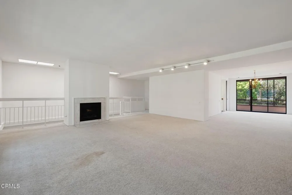 885 S Orange Grove Boulevard #20 Pasadena, CA 91105