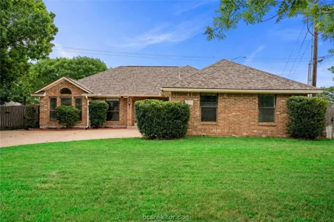 600 Coachlight Court