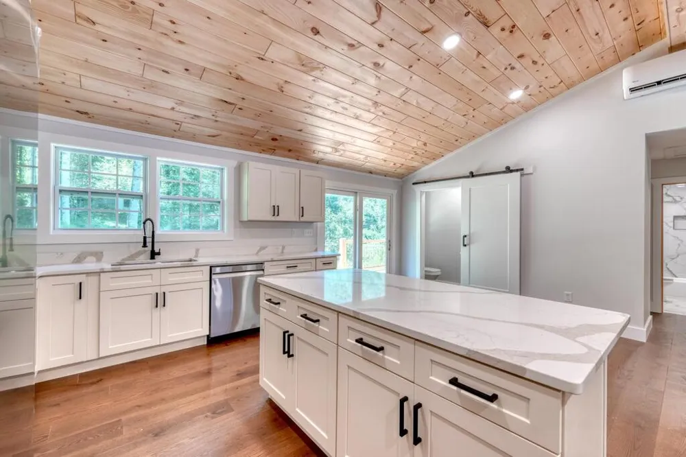 6564 Crooked Creek Road Young Harris, GA 30582