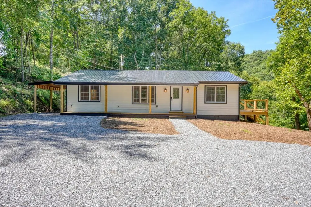 6564 Crooked Creek Road Young Harris, GA 30582