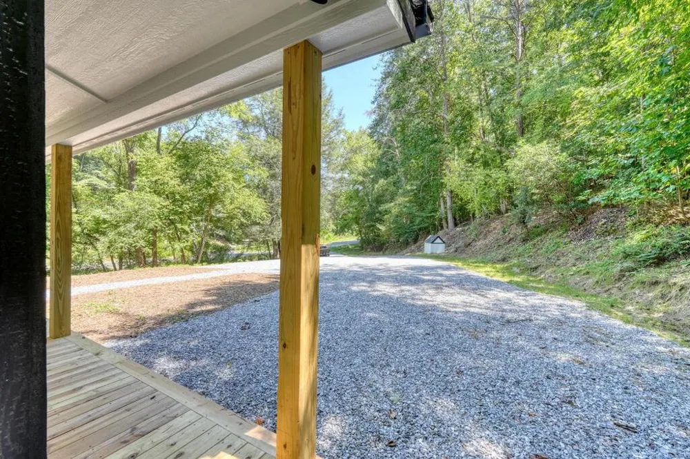 6564 Crooked Creek Road Young Harris, GA 30582