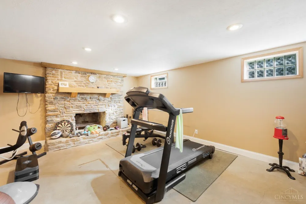 3834 Foxtail Lane Miami, OH 45248