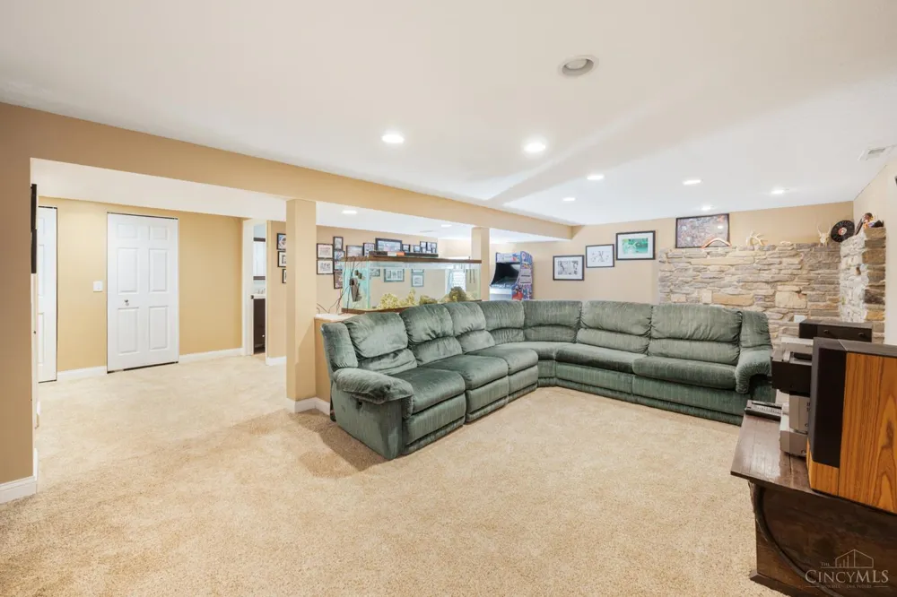 3834 Foxtail Lane Miami, OH 45248