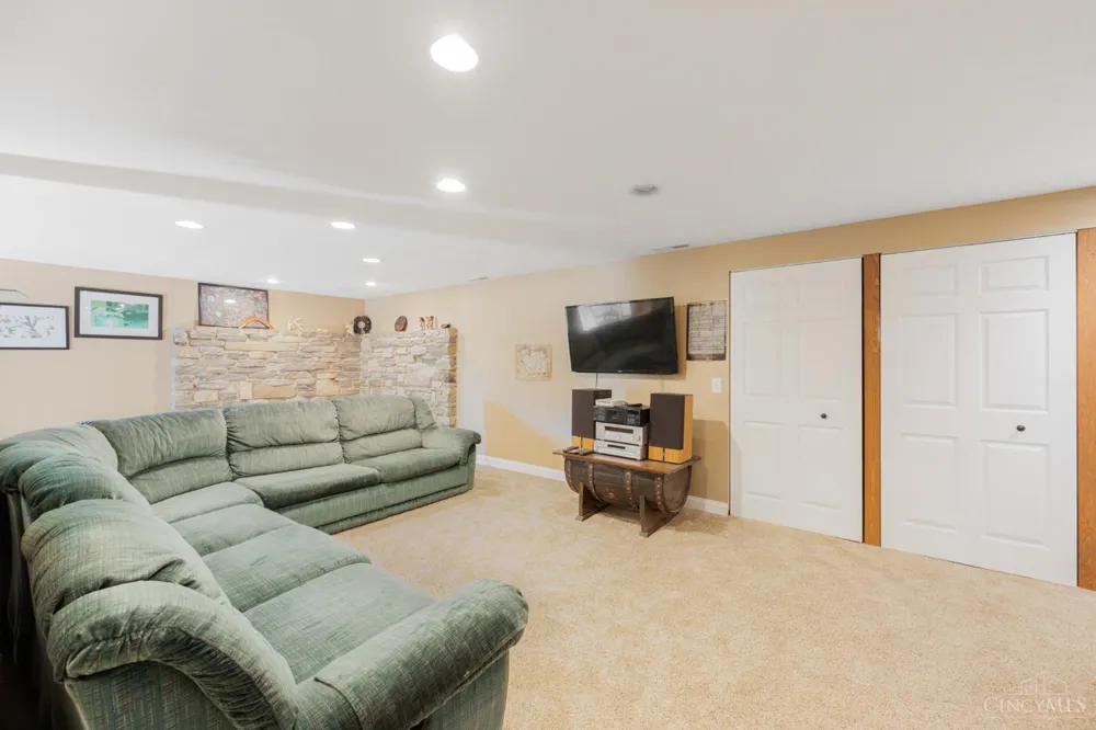 3834 Foxtail Lane Miami, OH 45248