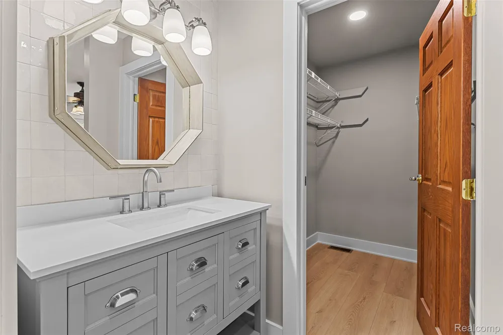 6552 Orion Road Rochester Hills City, MI 48306