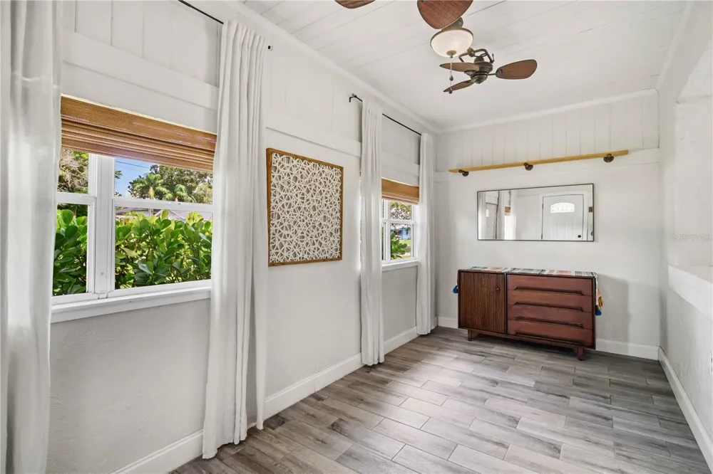 2924 HILLVIEW STREET Sarasota, FL 34239