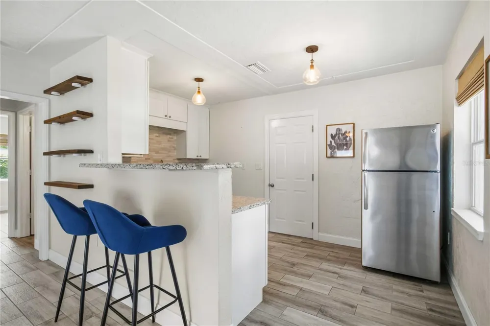 2924 HILLVIEW STREET Sarasota, FL 34239