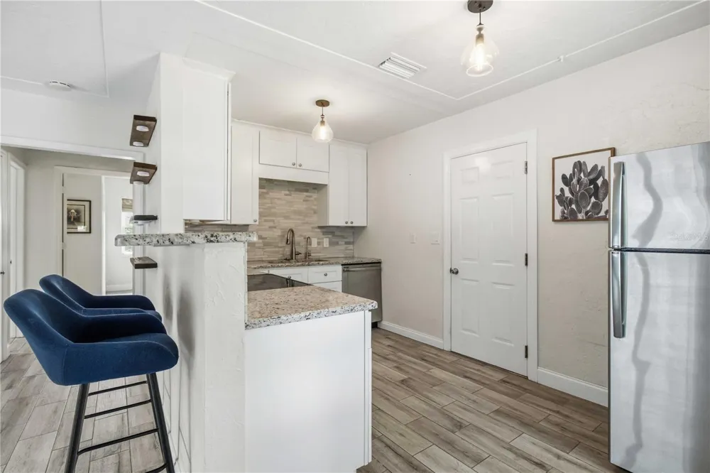 2924 HILLVIEW STREET Sarasota, FL 34239