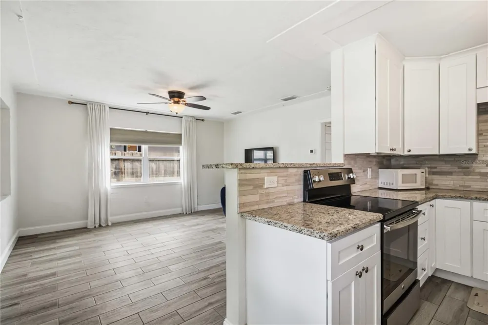 2924 HILLVIEW STREET Sarasota, FL 34239