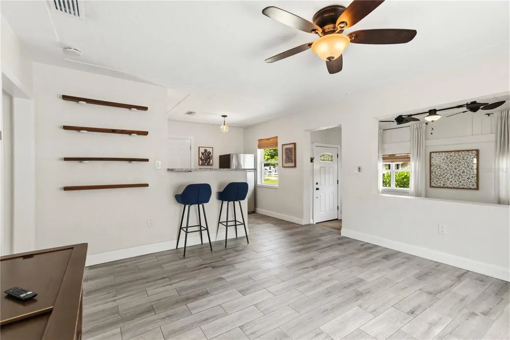 2924 HILLVIEW STREET Sarasota, FL 34239