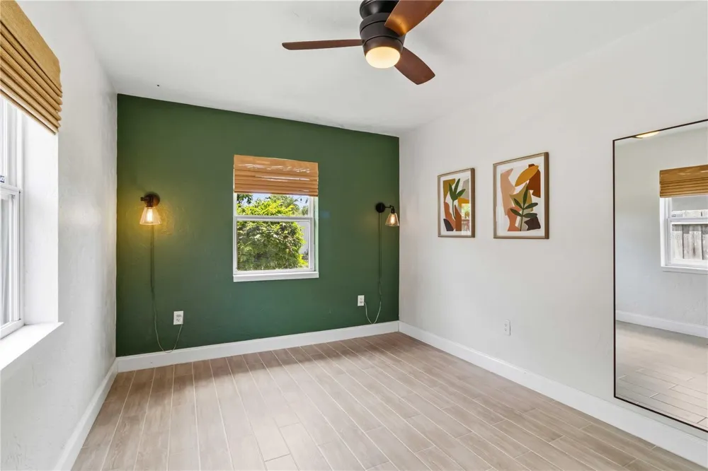 2924 HILLVIEW STREET Sarasota, FL 34239