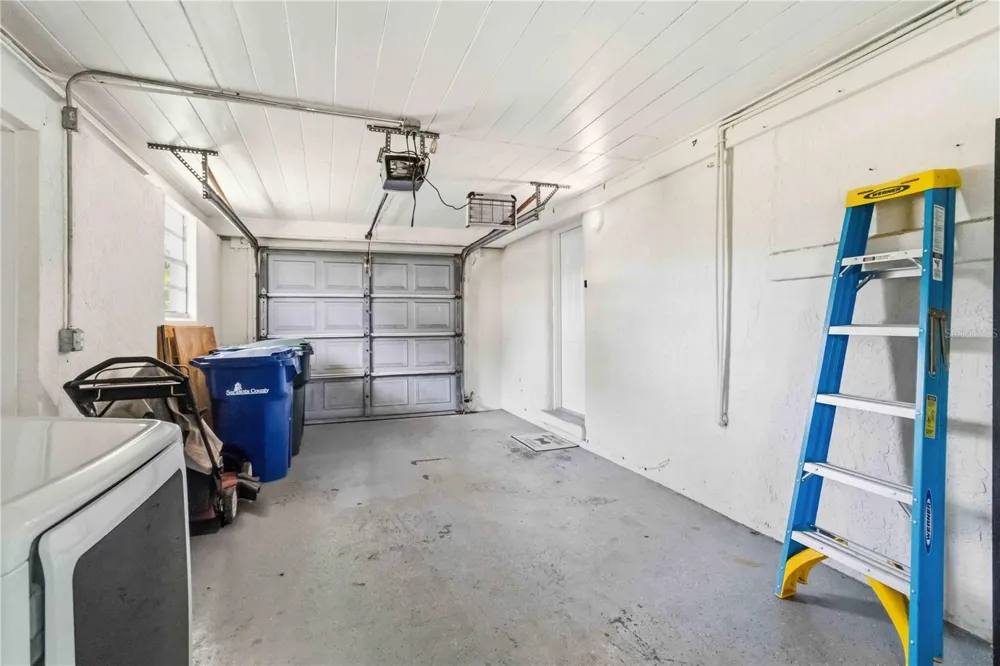 2924 HILLVIEW STREET Sarasota, FL 34239