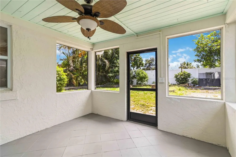 2924 HILLVIEW STREET Sarasota, FL 34239