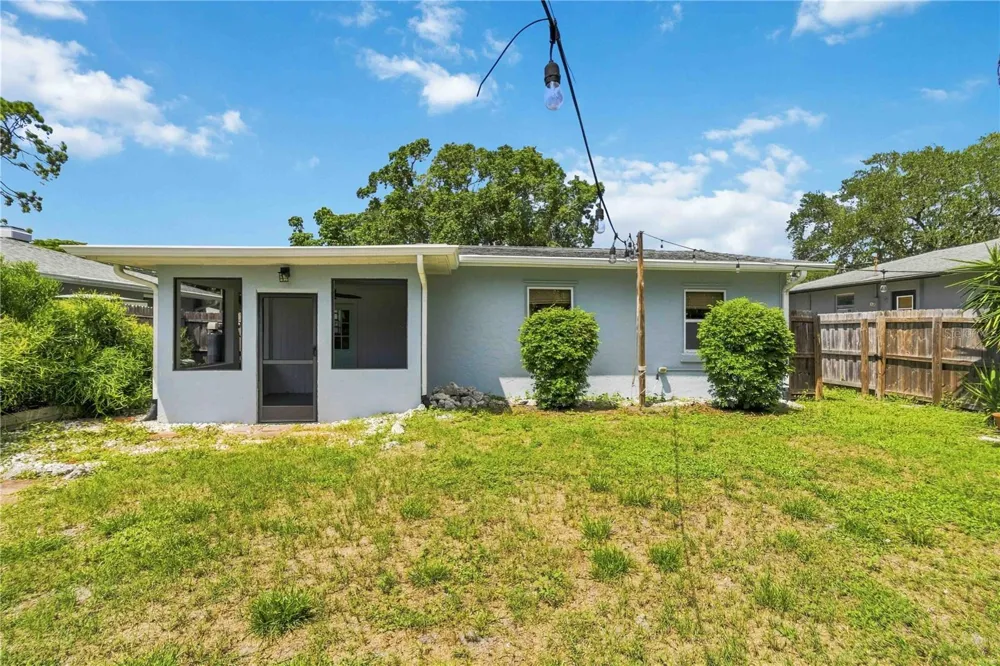 2924 HILLVIEW STREET Sarasota, FL 34239