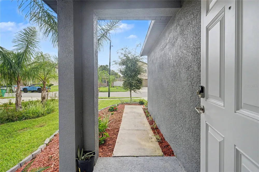 6357 BEVERLY HILLS DRIVE Zephyrhills, FL 33541