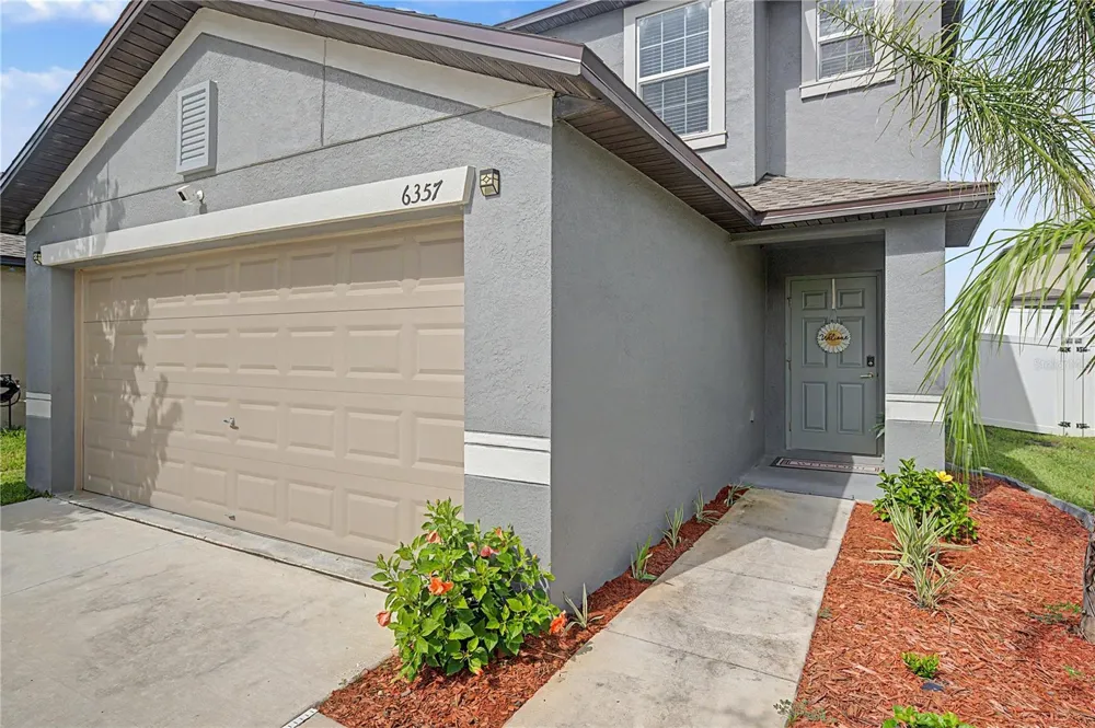 6357 BEVERLY HILLS DRIVE Zephyrhills, FL 33541