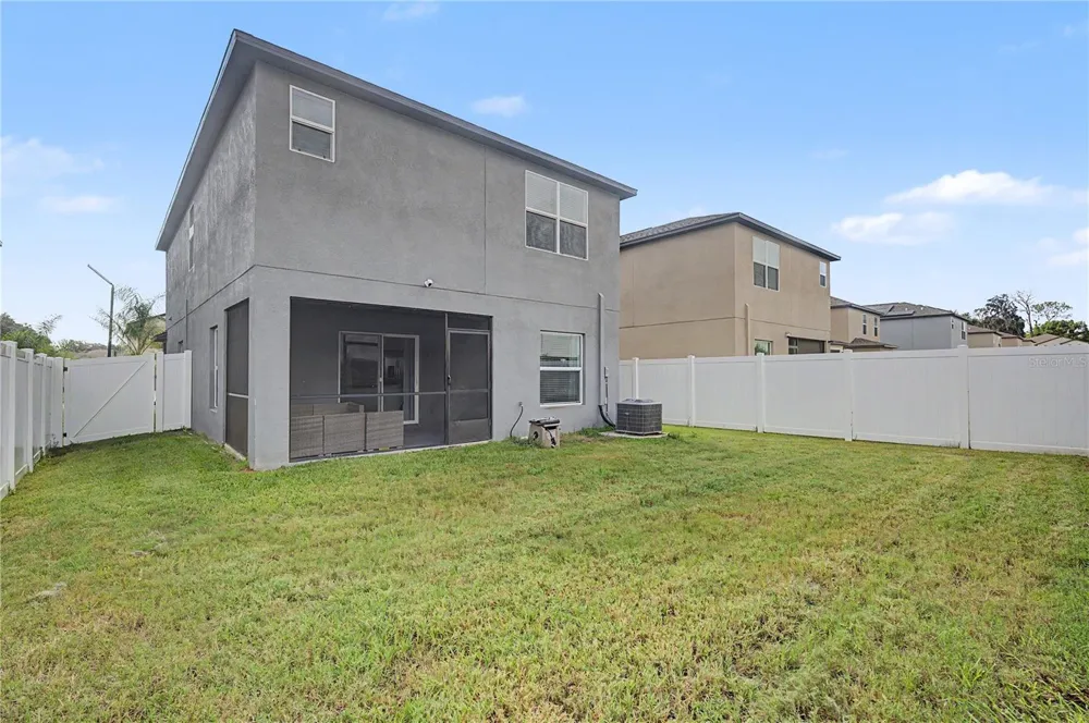 6357 BEVERLY HILLS DRIVE Zephyrhills, FL 33541