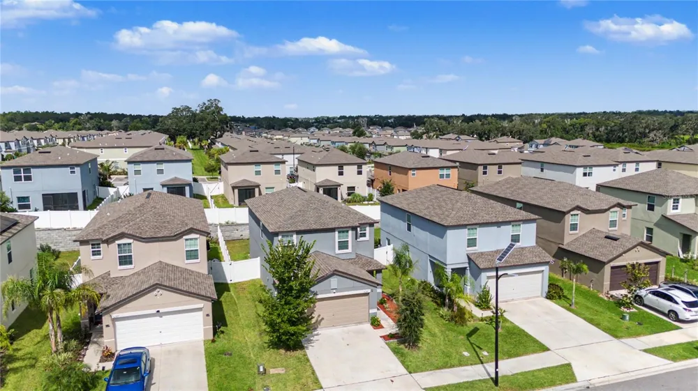 6357 BEVERLY HILLS DRIVE Zephyrhills, FL 33541