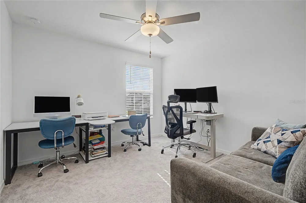 6357 BEVERLY HILLS DRIVE Zephyrhills, FL 33541