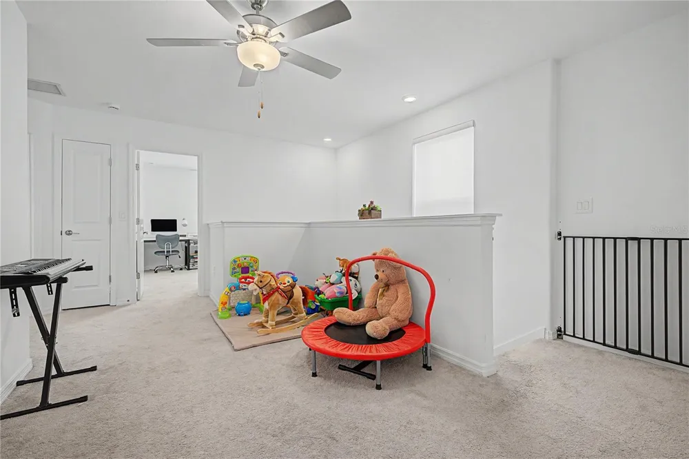 6357 BEVERLY HILLS DRIVE Zephyrhills, FL 33541
