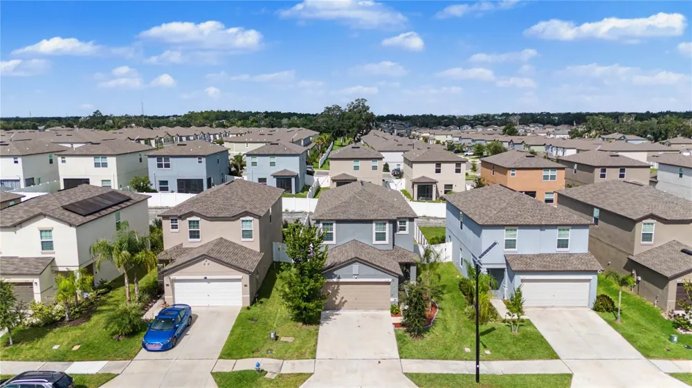 6357 BEVERLY HILLS DRIVE Zephyrhills, FL 33541