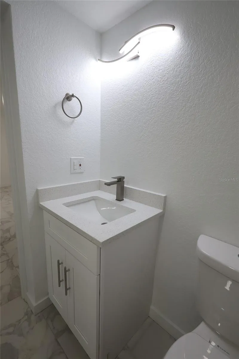 6427 A L CAMPBELL LANE Seffner, FL 33584
