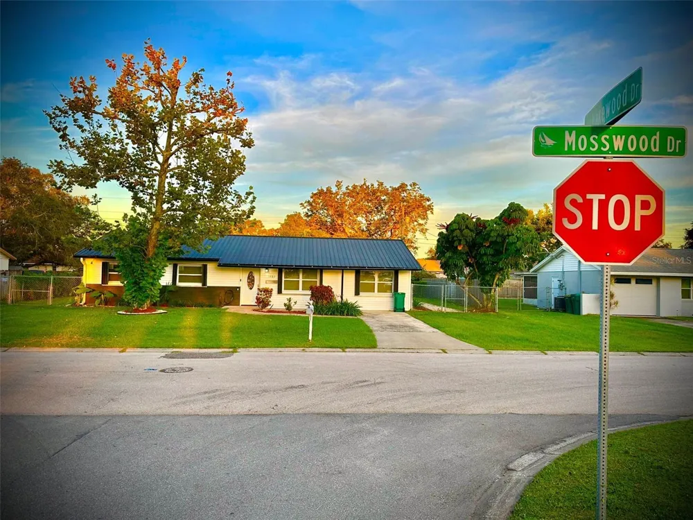 1987 MOSSWOOD DRIVE Melbourne, FL 32935