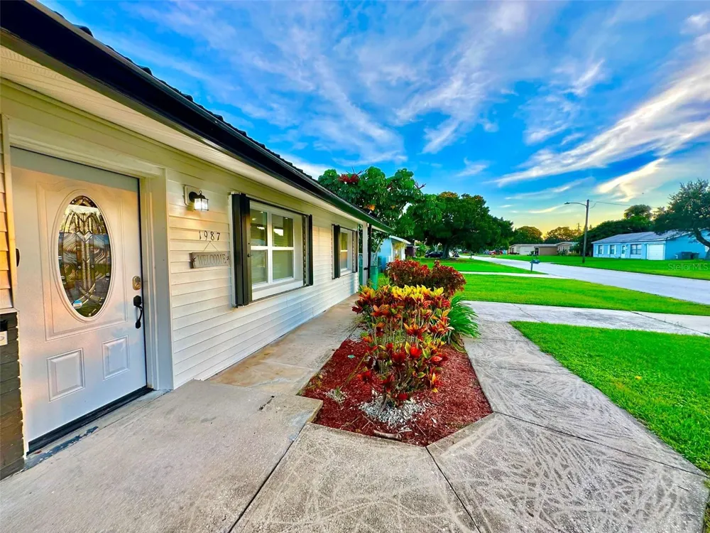 1987 MOSSWOOD DRIVE Melbourne, FL 32935