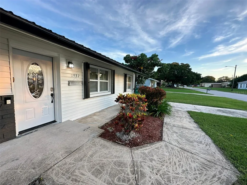 1987 MOSSWOOD DRIVE Melbourne, FL 32935