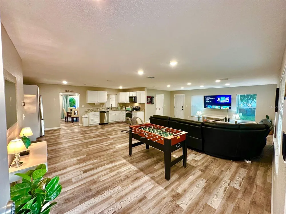 1987 MOSSWOOD DRIVE Melbourne, FL 32935