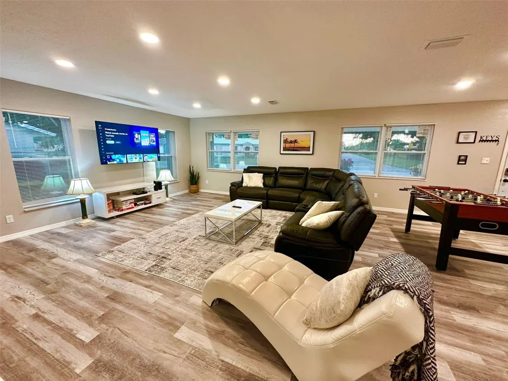 1987 MOSSWOOD DRIVE Melbourne, FL 32935