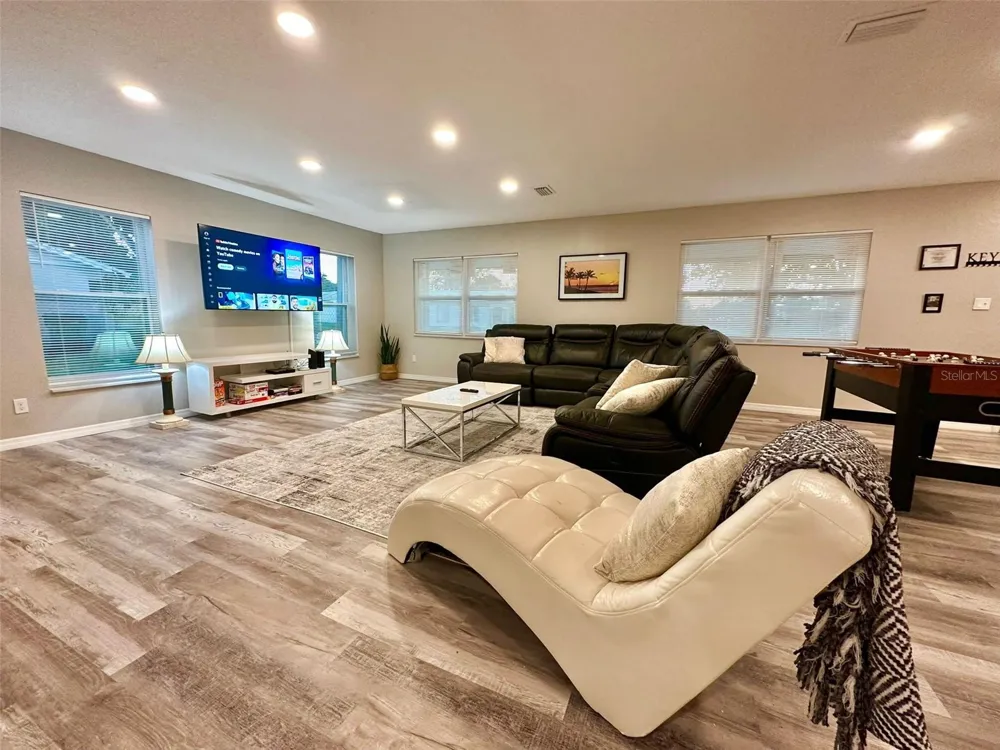 1987 MOSSWOOD DRIVE Melbourne, FL 32935