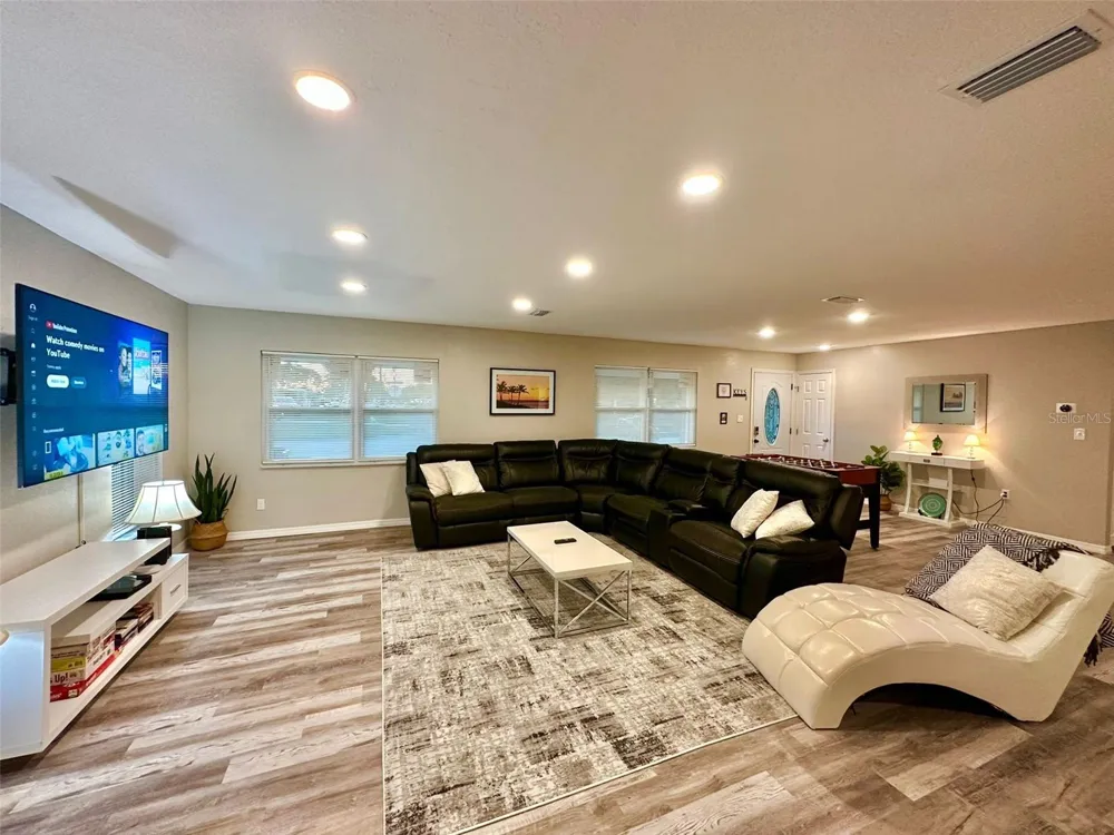 1987 MOSSWOOD DRIVE Melbourne, FL 32935