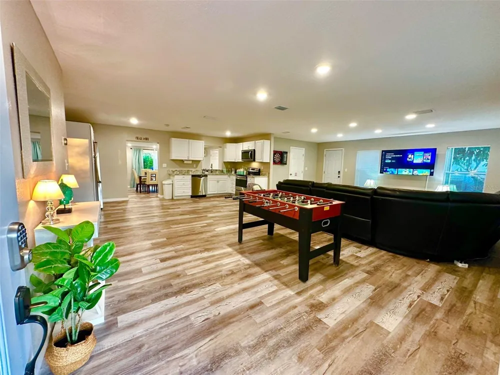 1987 MOSSWOOD DRIVE Melbourne, FL 32935