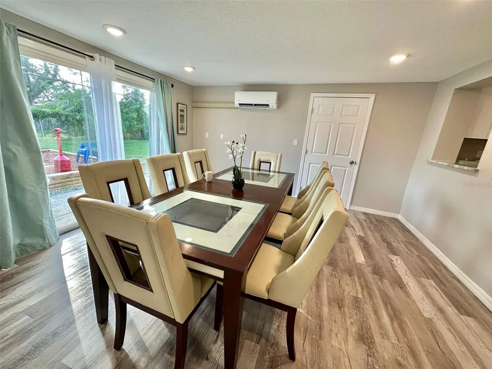 1987 MOSSWOOD DRIVE Melbourne, FL 32935