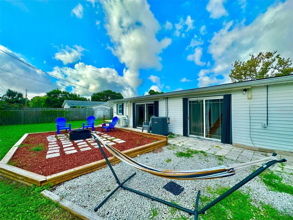1987 MOSSWOOD DRIVE Melbourne, FL 32935