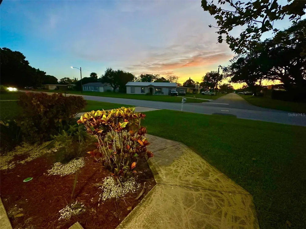 1987 MOSSWOOD DRIVE Melbourne, FL 32935