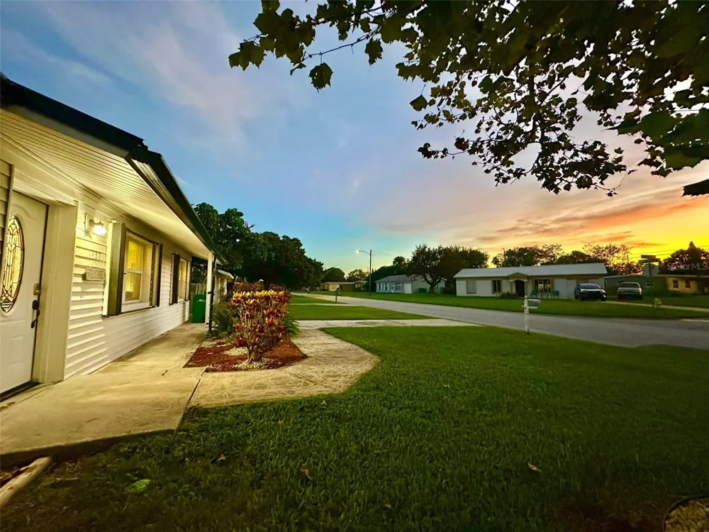 1987 MOSSWOOD DRIVE Melbourne, FL 32935