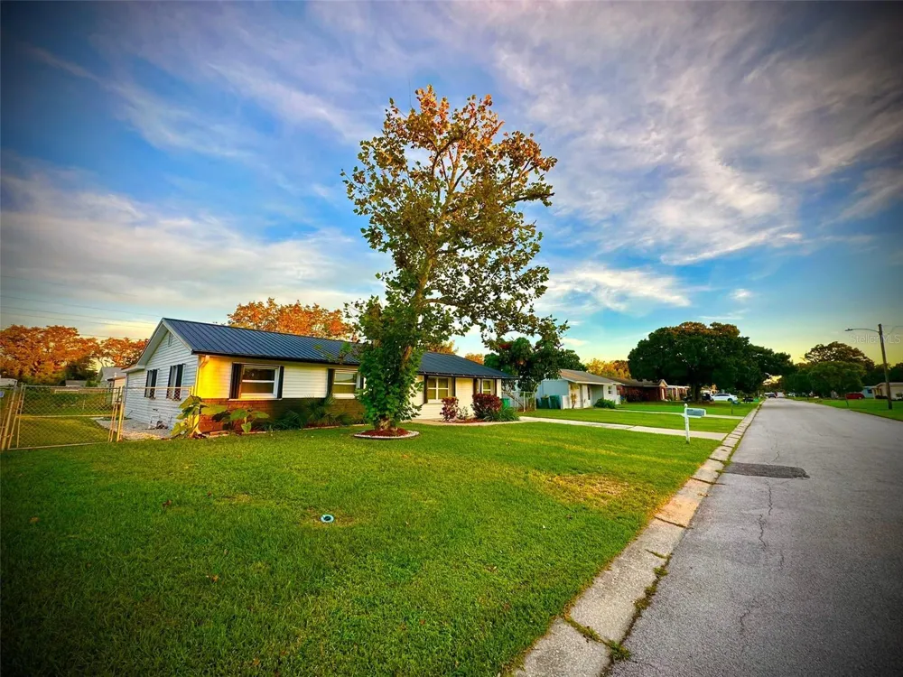 1987 MOSSWOOD DRIVE Melbourne, FL 32935