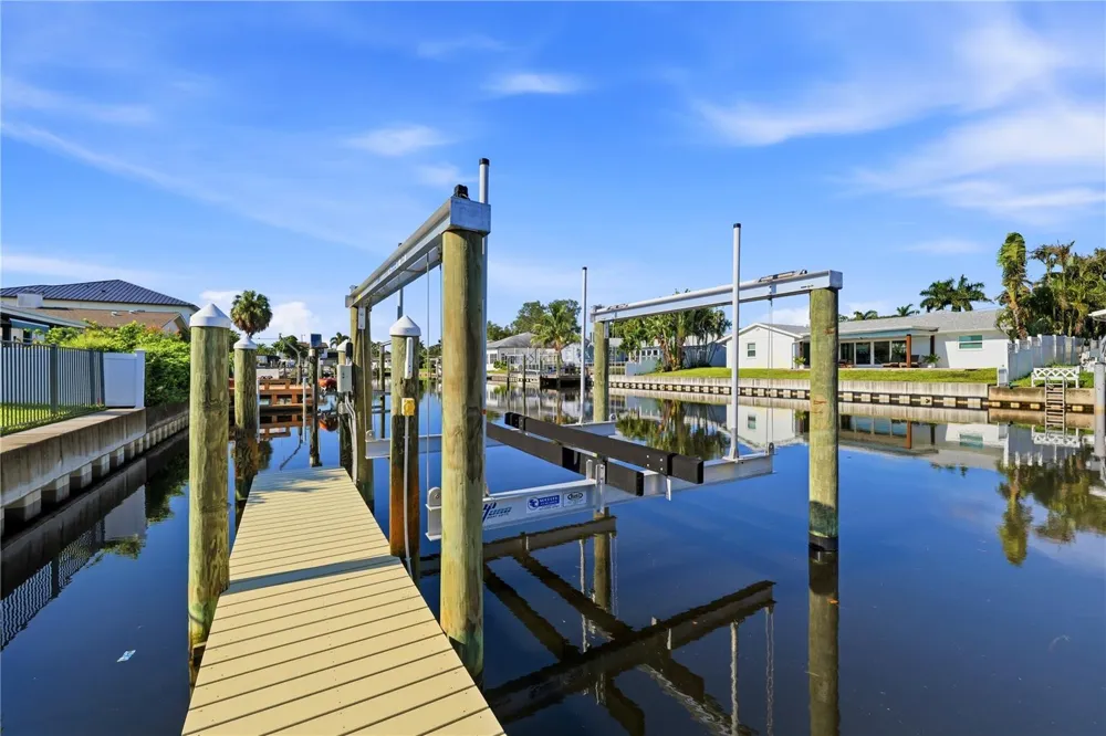 4152 13TH LANE NE St Petersburg, FL 33703